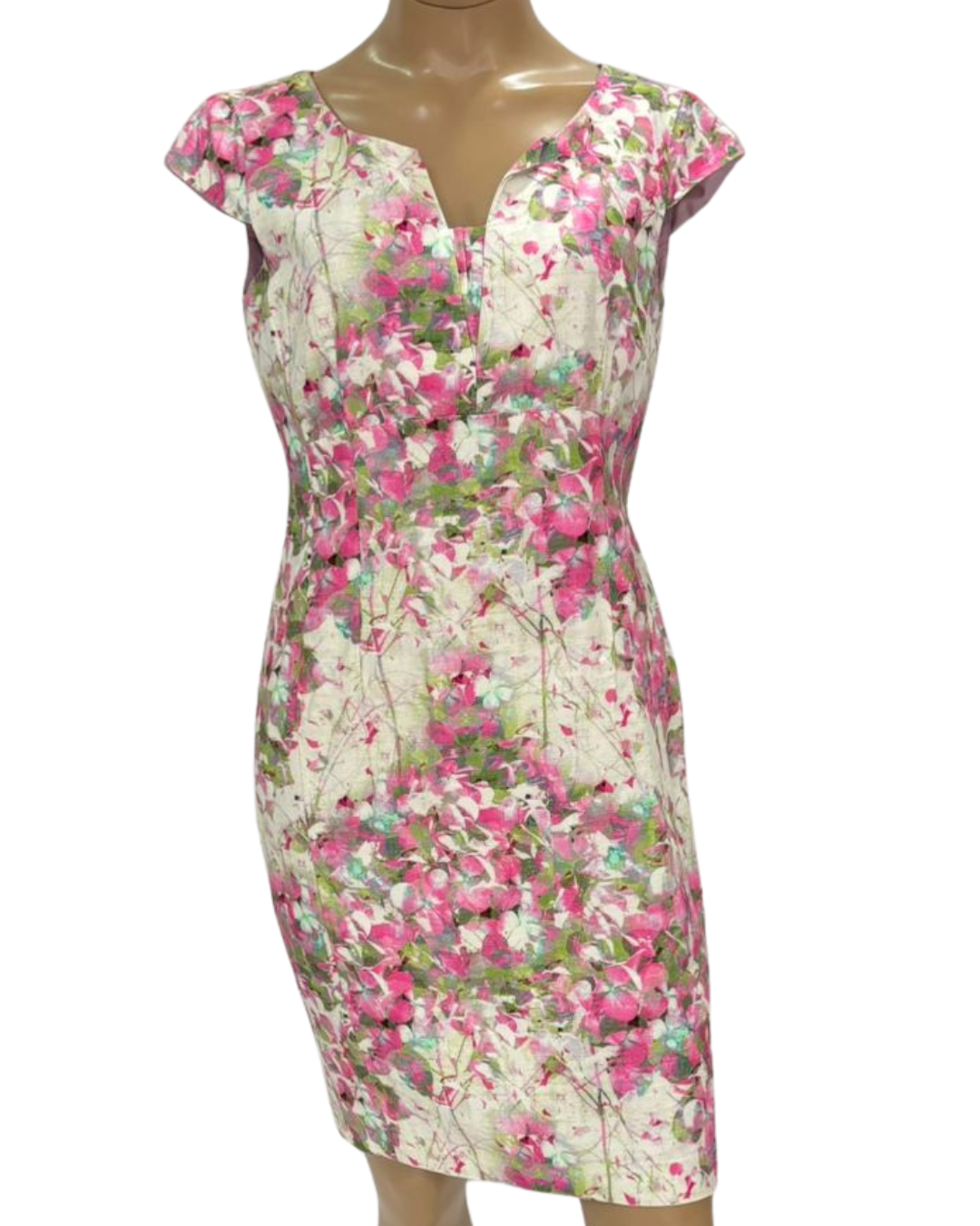 Vestido Casual  Forrado, com estampas floridas. TAM M